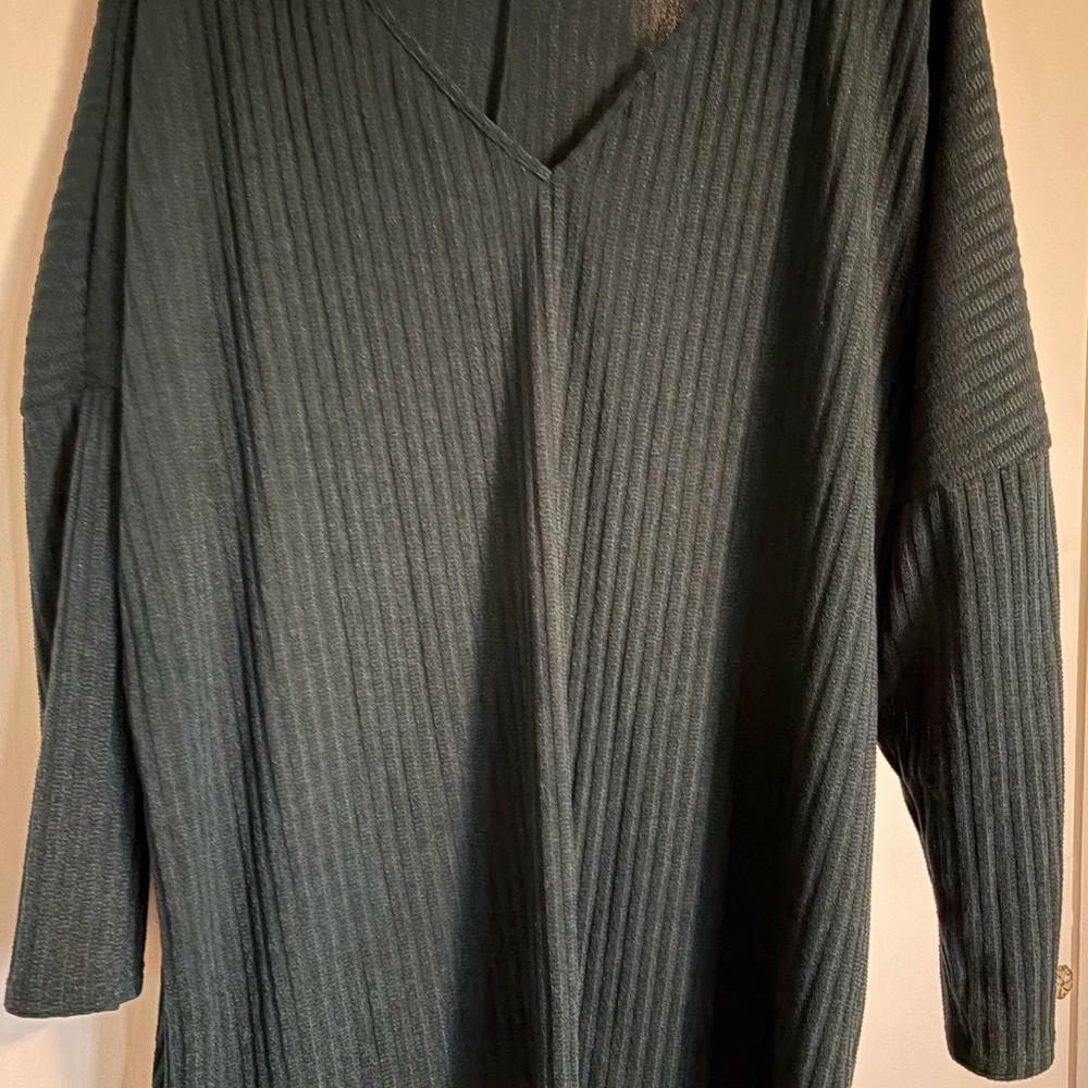 Ribbed V-Neck Women’s Sweater Pullover - Dark Green